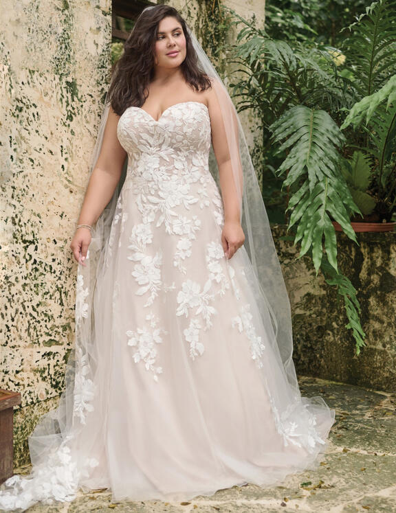 Curvy wedding dresses 2025